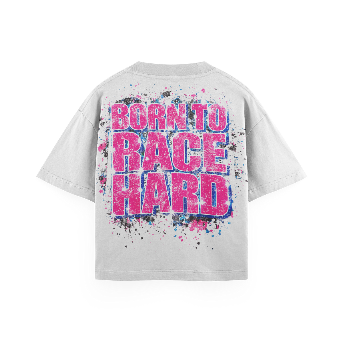 Polera boxyfit blanca BYPIRLA con estampado Racing Car, vista trasera